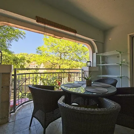 Two Bedroom Annika 4+0 شقة بوستيرا