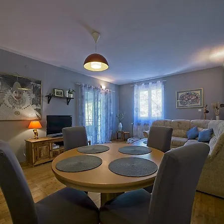 Two Bedroom Annika 4+0 شقة بوستيرا