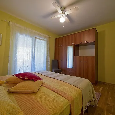 شقة Two Bedroom Annika 4+0
