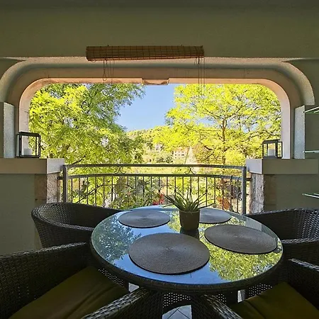 شقة Two Bedroom Annika 4+0 بوستيرا