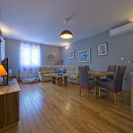 Two Bedroom Annika 4+0