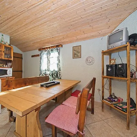 Two Bedroom Annika 4+0 *